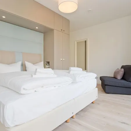 Duenenpalais, App 01