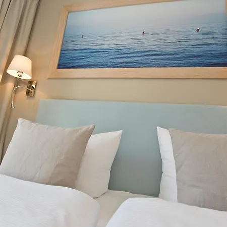 Duenenpalais, App 01 *