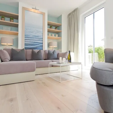 Duenenpalais, App 01